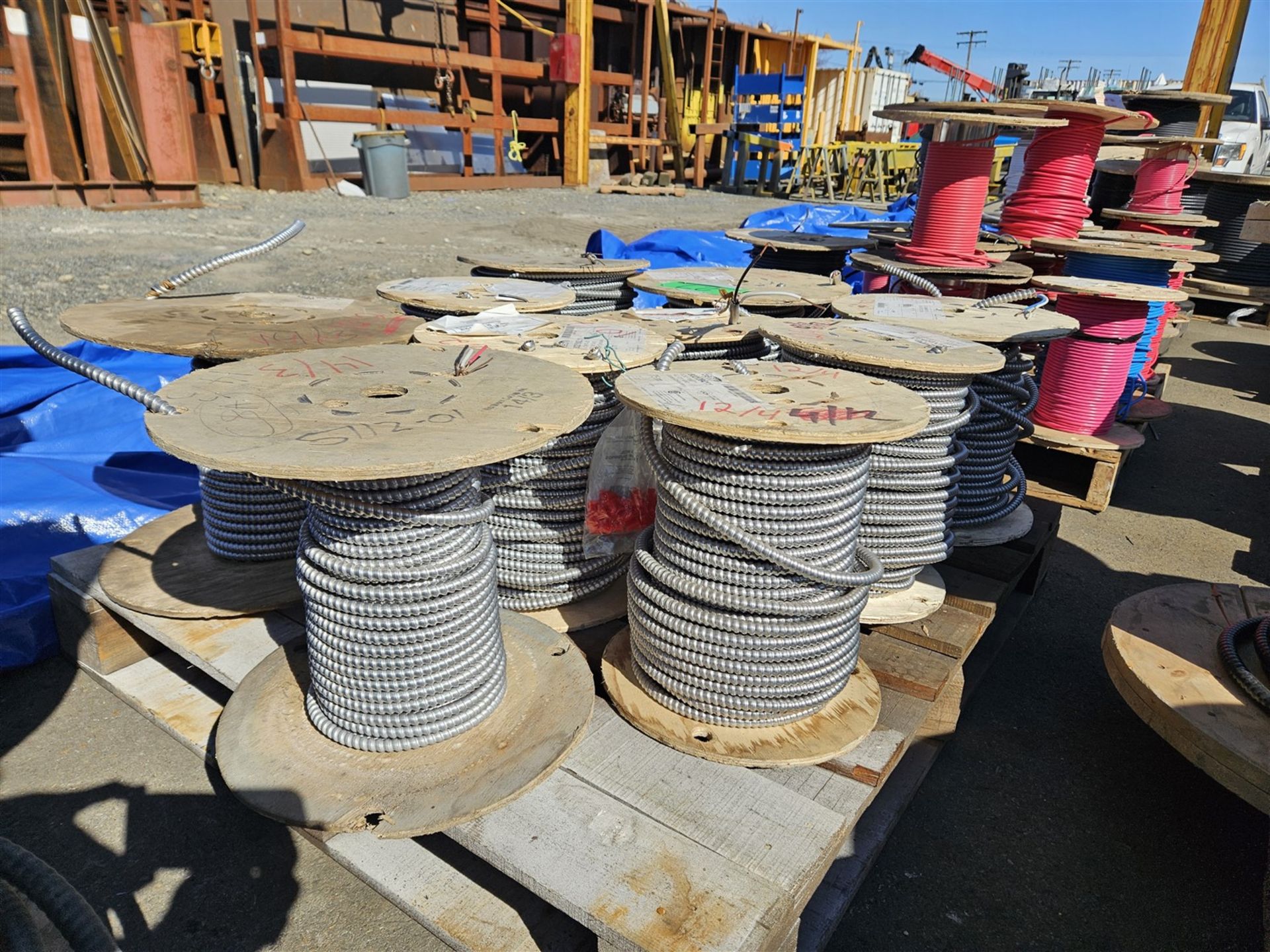 PALLET OF 10 REELS OF ARMOURED CABLE - COPPER - Image 4 of 10