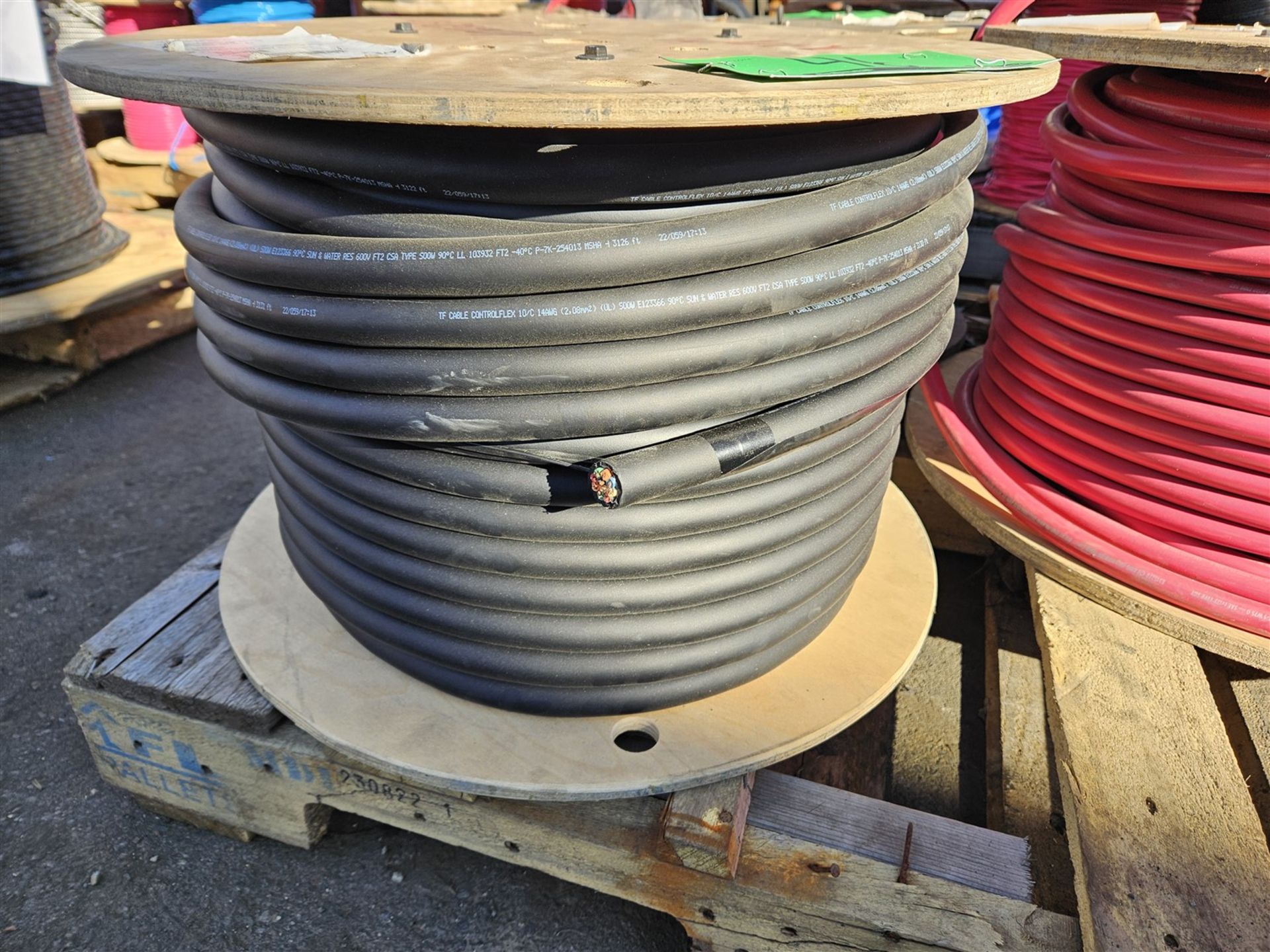 REEL OF 14-10C 500W 600V XLLP - APPROX. 106 FT. (COST $1267) - COPPER - Image 2 of 7