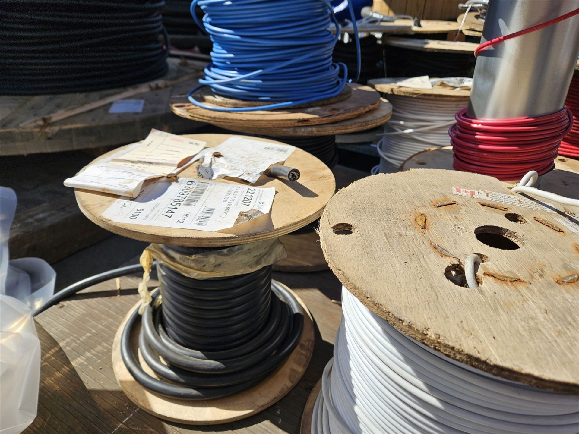 PALLET OF 7 REELS OF ASSORTED ELECTRICAL WIRE - COPPER - Image 3 of 5
