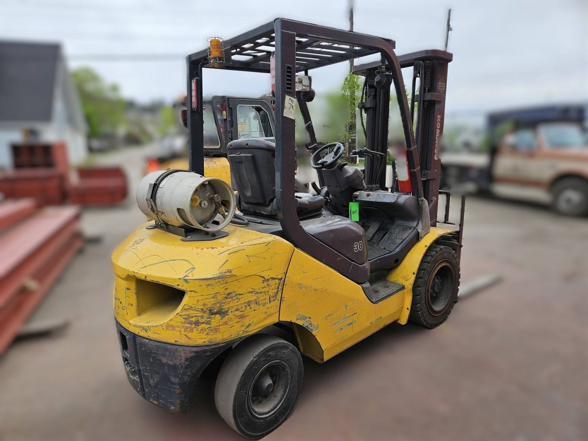 KOMATSU FORKLIFT MODEL FG30HT - 16, 5550 LB CAP, 183 IN. LIFT, SIDESHIFT, 4077 HOURS - Image 3 of 6