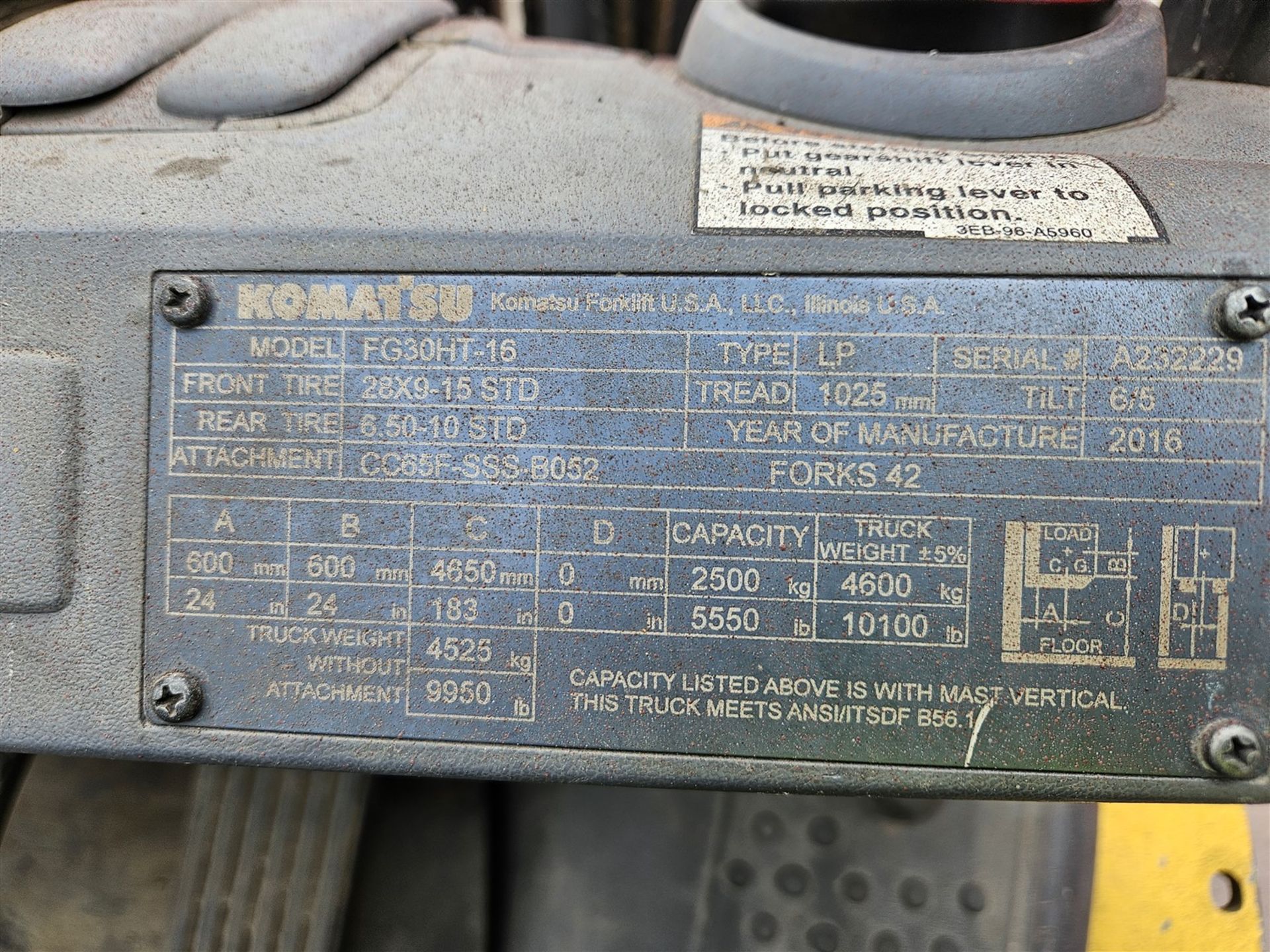 KOMATSU FORKLIFT MODEL FG30HT - 16, 5550 LB CAP, 183 IN. LIFT, SIDESHIFT, 4077 HOURS - Image 5 of 6