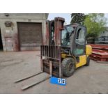 KOMATSU FORKLIFT MODEL FG45T - 8, 10,000 LB CAP, 185 IN. LIFT, 6961 HOURS, SIDE SHIFT, CAB