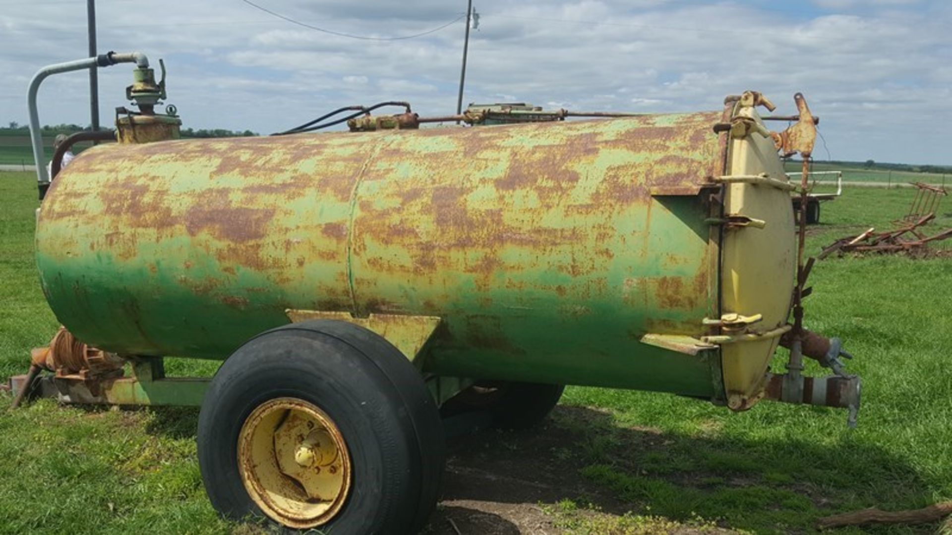 Better Built Vacuum Wagon - Image 4 of 7