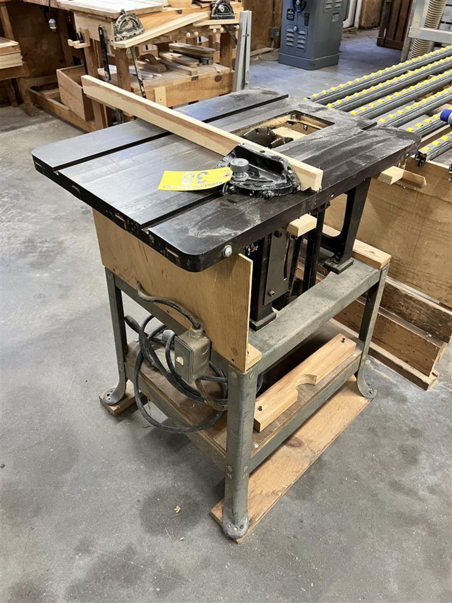 LELAND DOUBLE BLADE TABLE SAW (TOP NOT BOLTED DOWN)