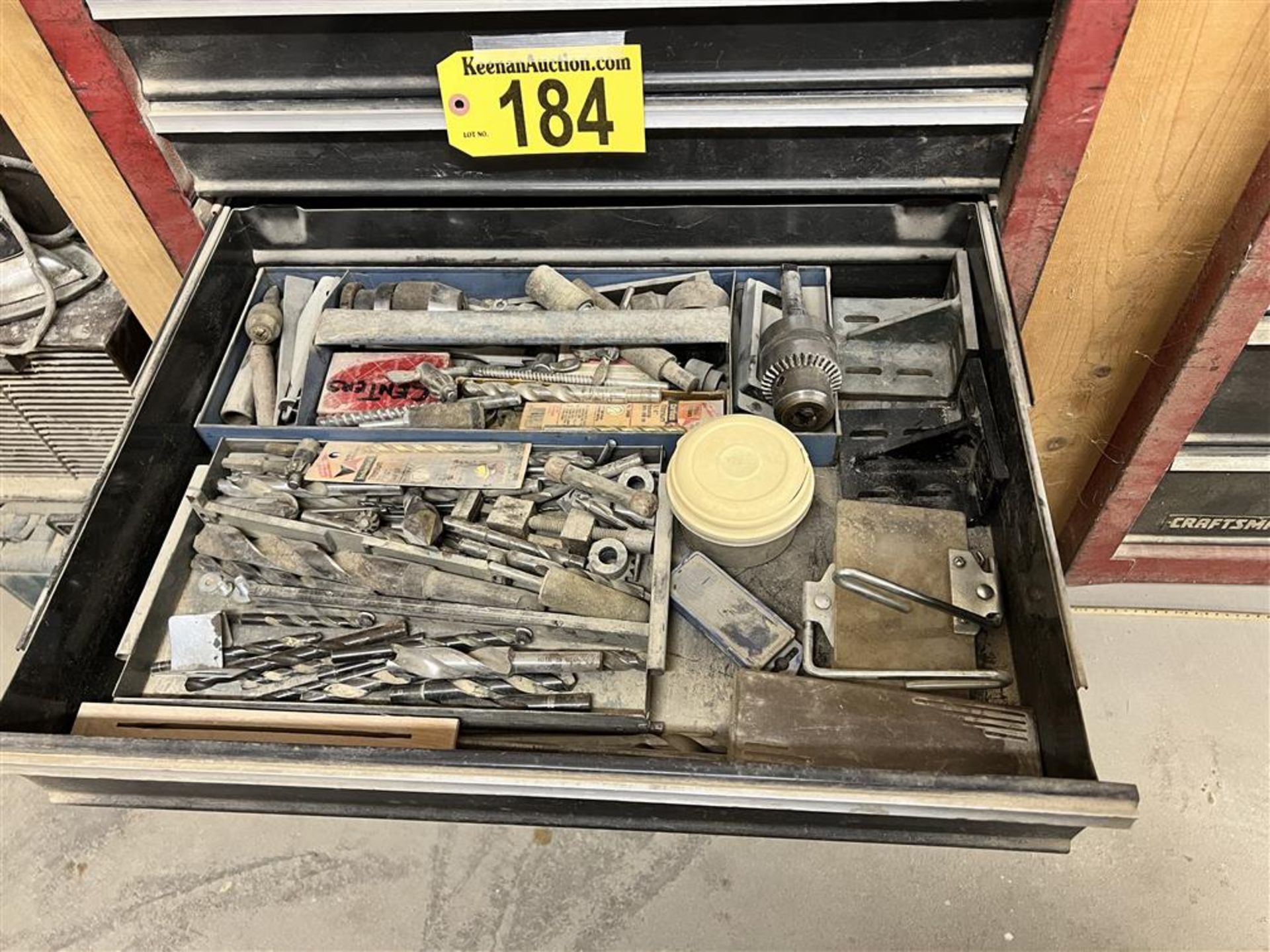 CONTENTS OF TOOL BOX: MISC. HAND TOOLS, SAW BLADES, BITS, FASTENERS, WOODWORKING HARDWARE - Image 2 of 3