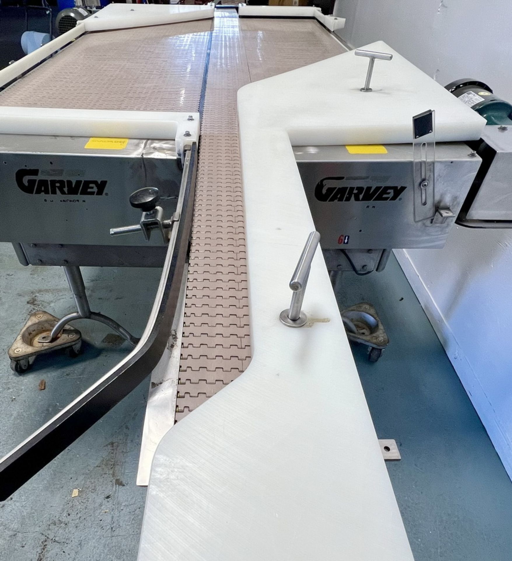 Garvey Model 9700 Bi-Flow Surge Conveyo - Image 6 of 10