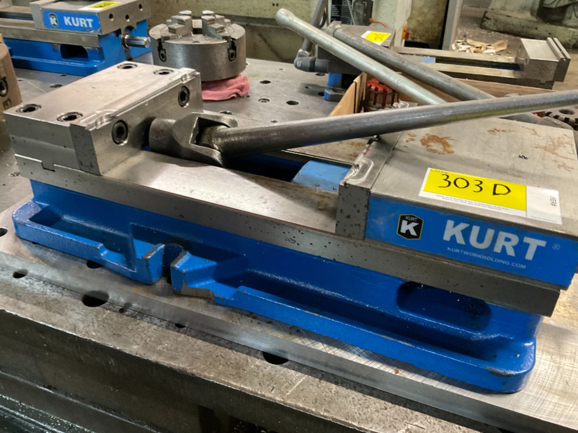 Kurt 8" Machine Vise