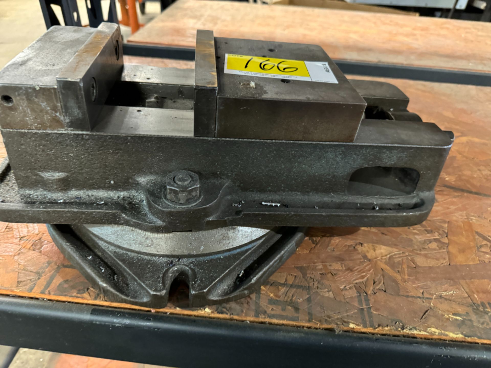 Kurt D675 Machine Vise