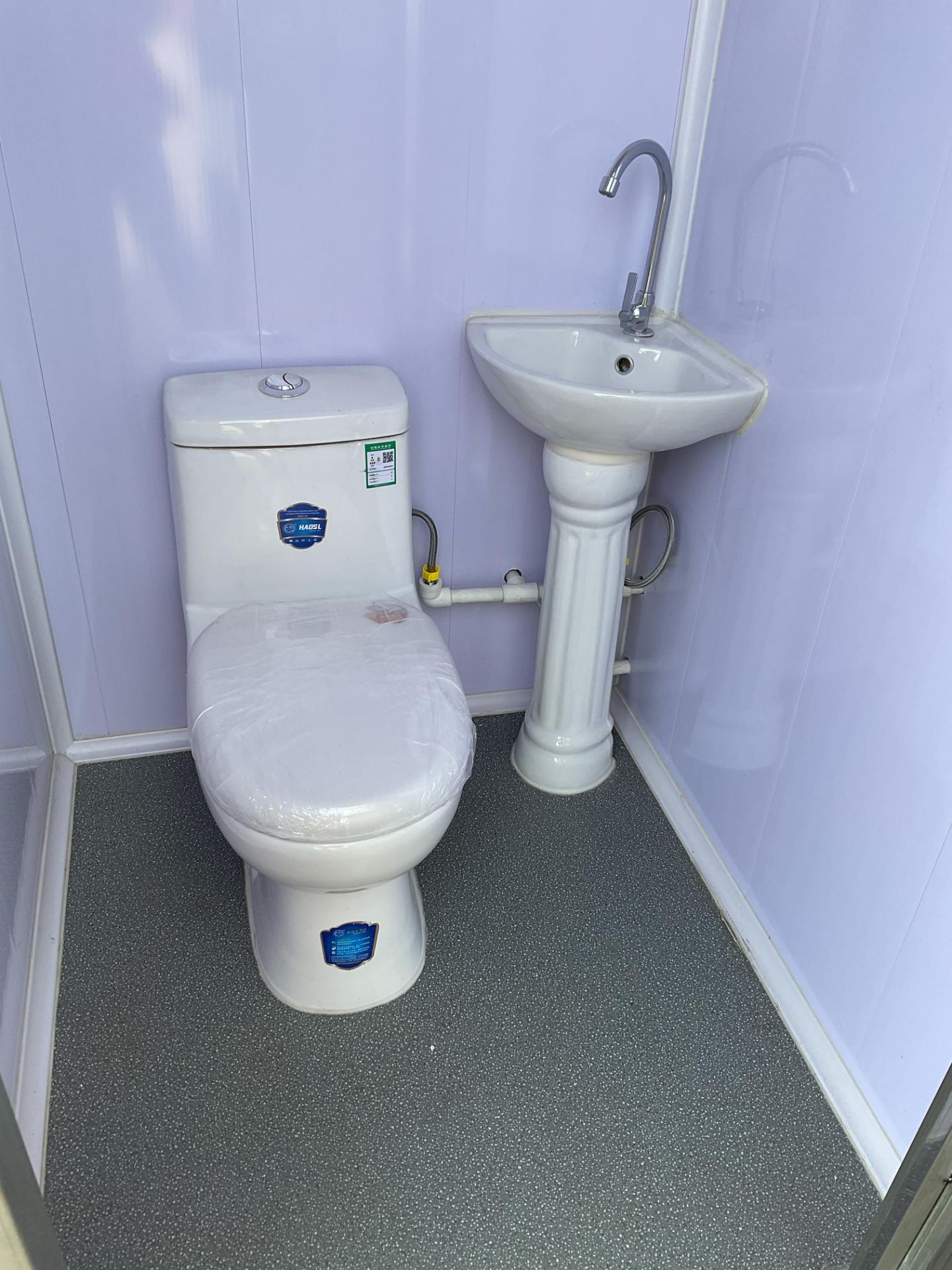 Double Stall Portable Toilet - Image 5 of 5