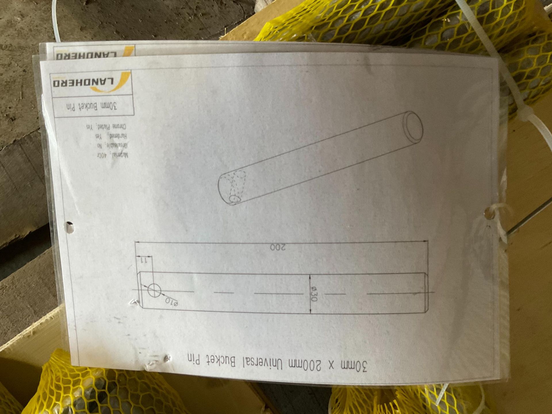 6 30mm x 200mm Universal Bucket Pins - Image 3 of 3