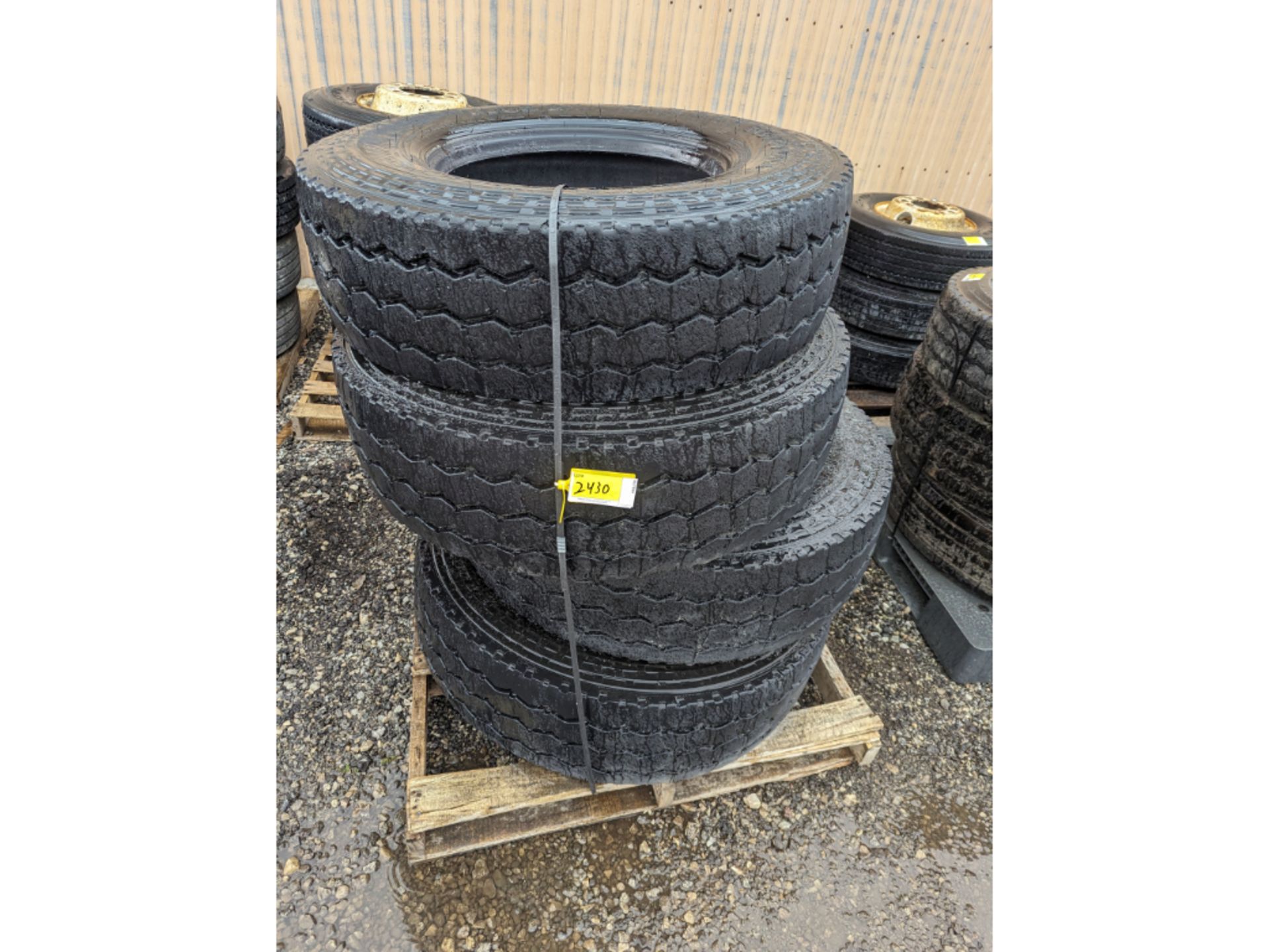 4 Michelin XZUS 2 315/80R22.5 commercial truck tires USED Virgin Tread Surplus Take Off
