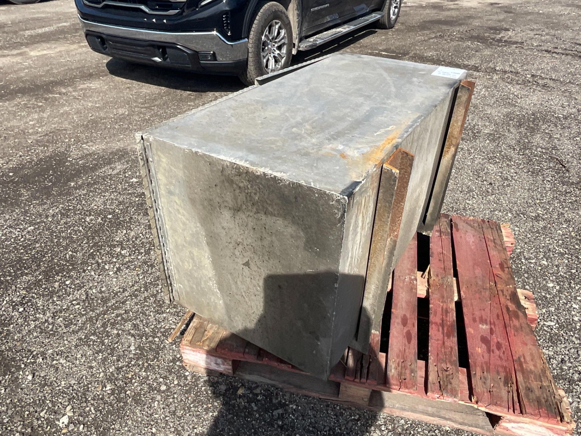 48" Under Mount Truck Box - Image 2 of 3