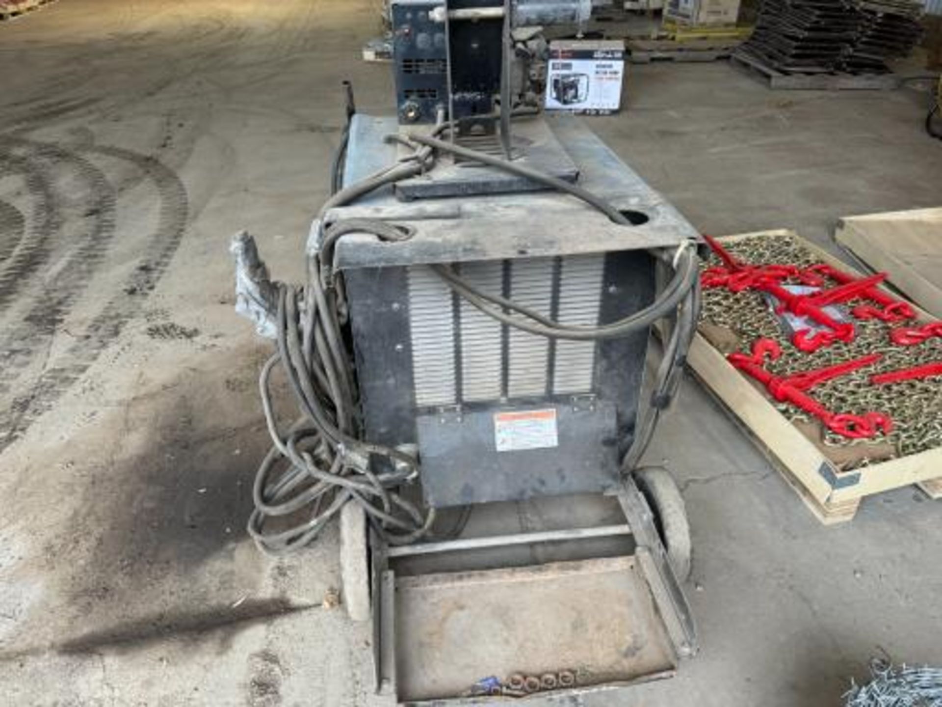 Miller Deltaweld 302 Welder w/ wirefeeder - Image 4 of 10