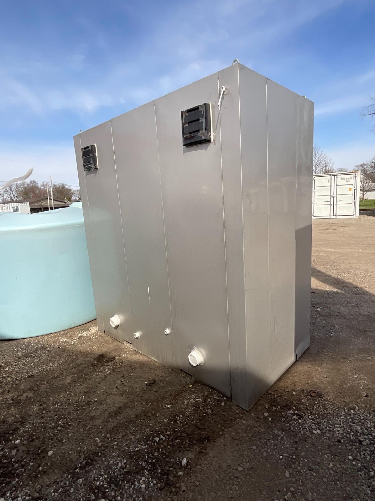 Double Stall Portable Toilet - Image 3 of 5