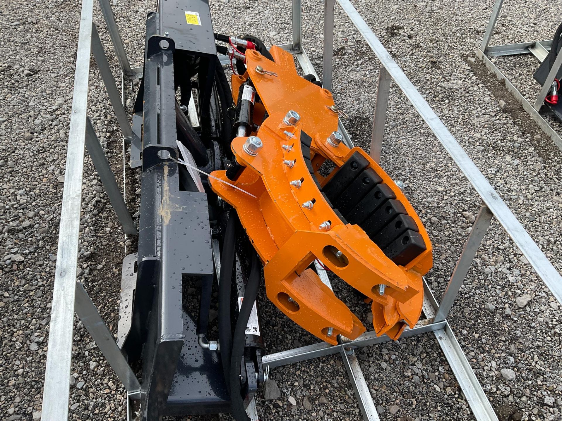 Landhonor Skid Steer Rotating Grapple - Image 3 of 4