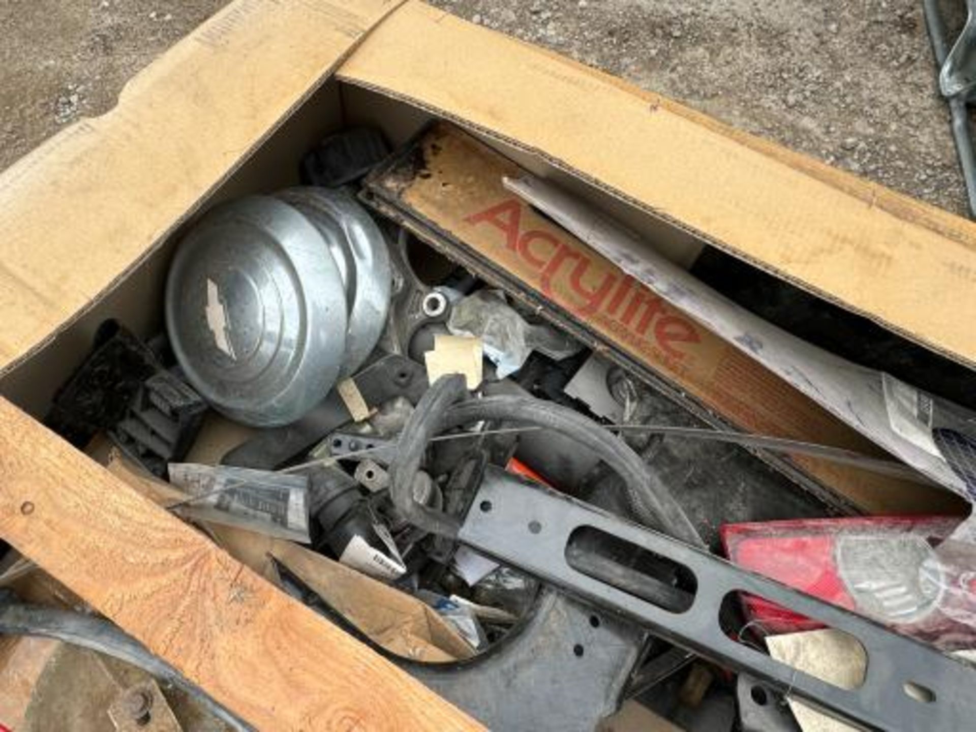 Assorted Truck Parts- Lights, Hub Covers & Miscellaneous. - Image 2 of 5