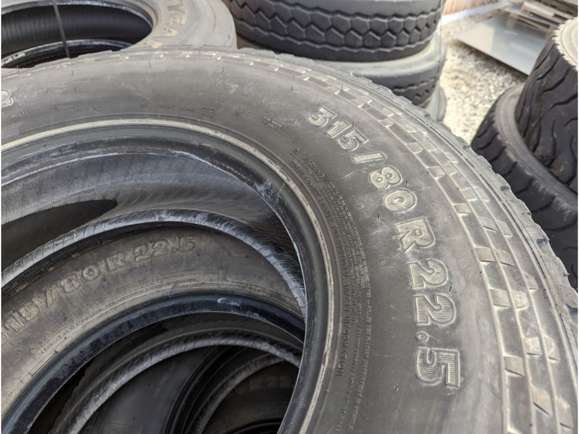 (4) Michelin XZUS 2 315/80R22.5 commercial truck tires USED Virgin Tread Surplus Take Off - Image 6 of 6