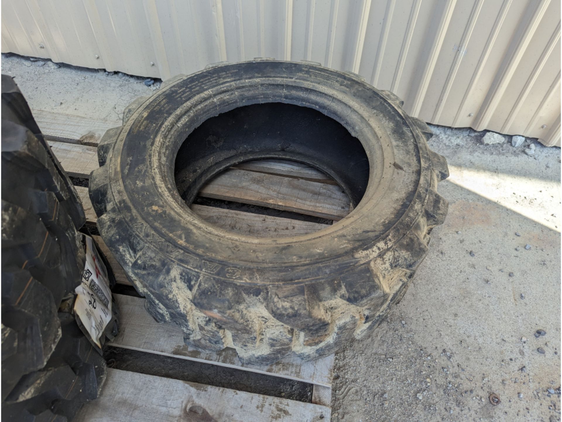 4 NEW Road Crew SKS-1 Skid Steer Tires, 1 Used Tire, 10-16.5 - Image 7 of 10