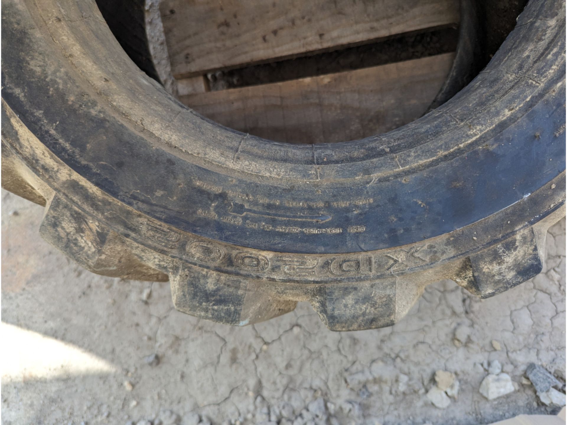 4 NEW Road Crew SKS-1 Skid Steer Tires, 1 Used Tire, 10-16.5 - Bild 9 aus 10