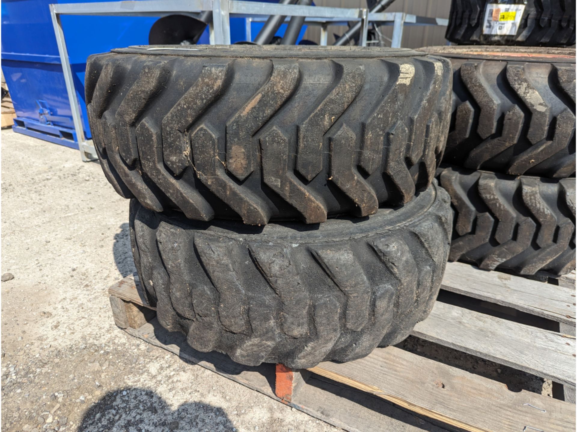 4 10-16.5 Skid Steer Tires & Rims - Image 2 of 7