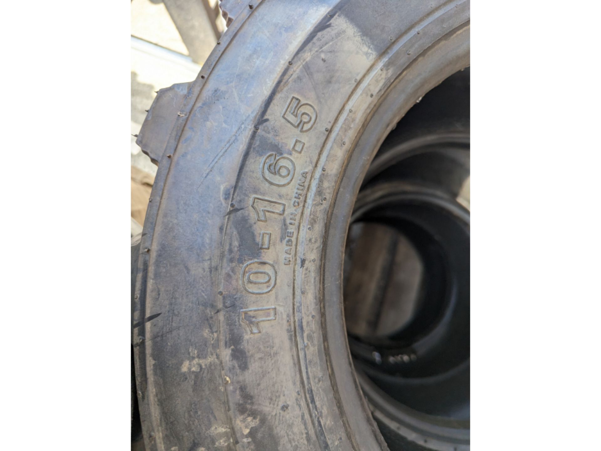 4 NEW Road Crew SKS-1 Skid Steer Tires, 1 Used Tire, 10-16.5 - Bild 6 aus 10