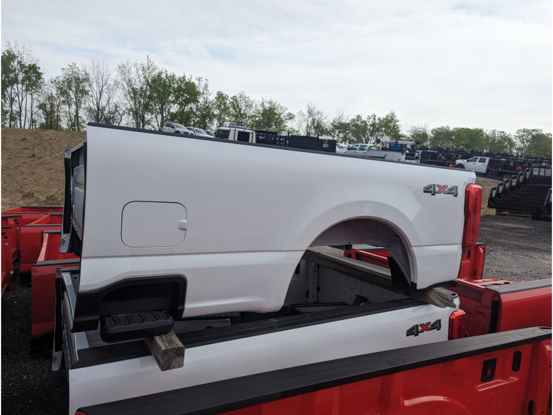 Off Site 2023+ 8' Ford Super Duty Bed w/ Tailgate & Tail Lights - Image 3 of 5