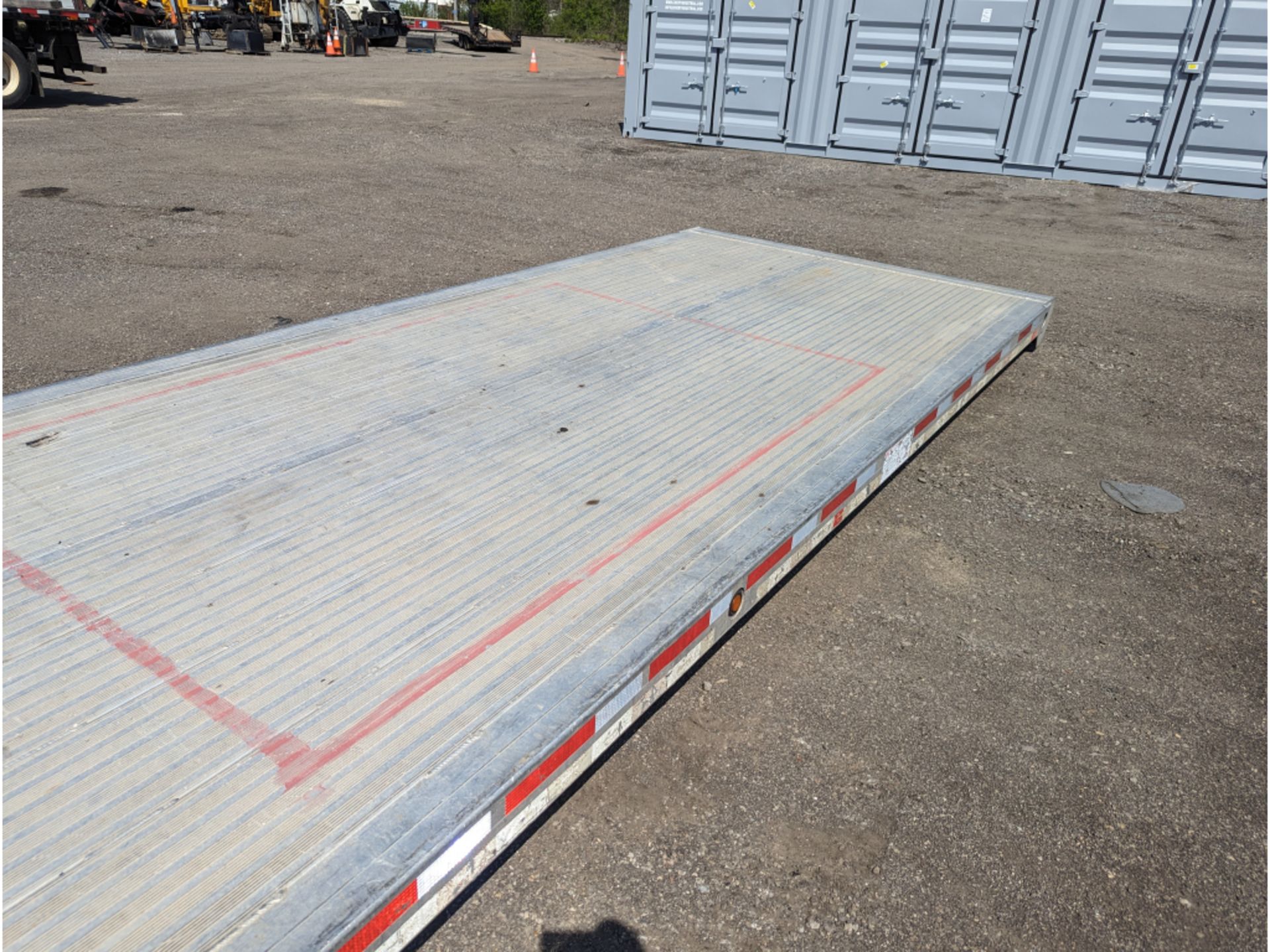 24'6" x 96" Aluminum Flatbed - Image 4 of 7