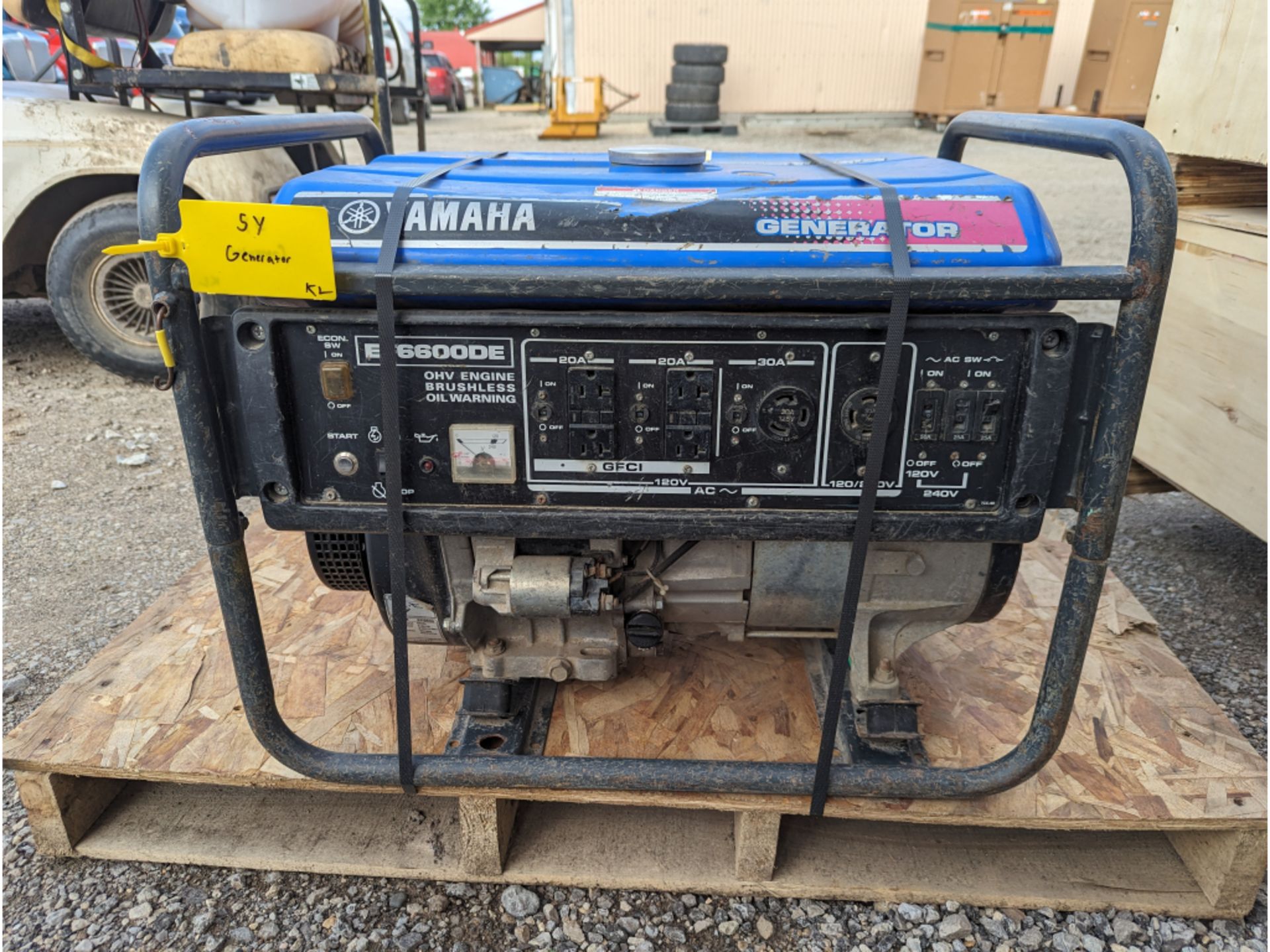 Yamaha Generator EF6600 DE 6000 WATT 12 HP OHV 4-stroke single cyl. Engine RUNS WORKS - Image 2 of 4