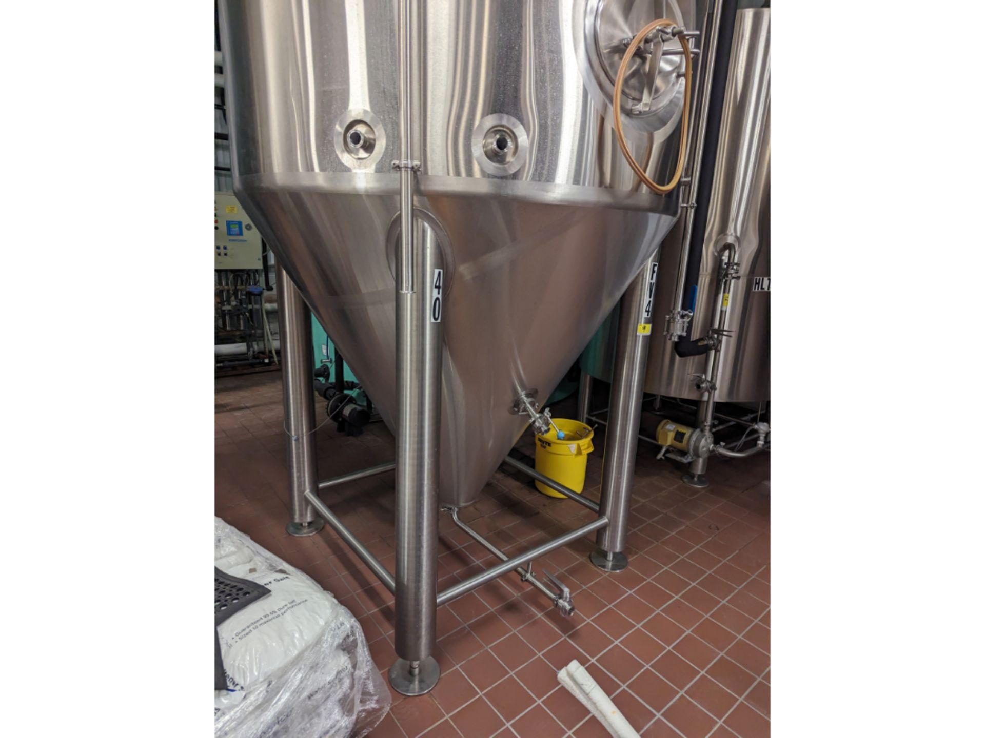 40 BBL Jacketed Fermenter - Image 3 of 6