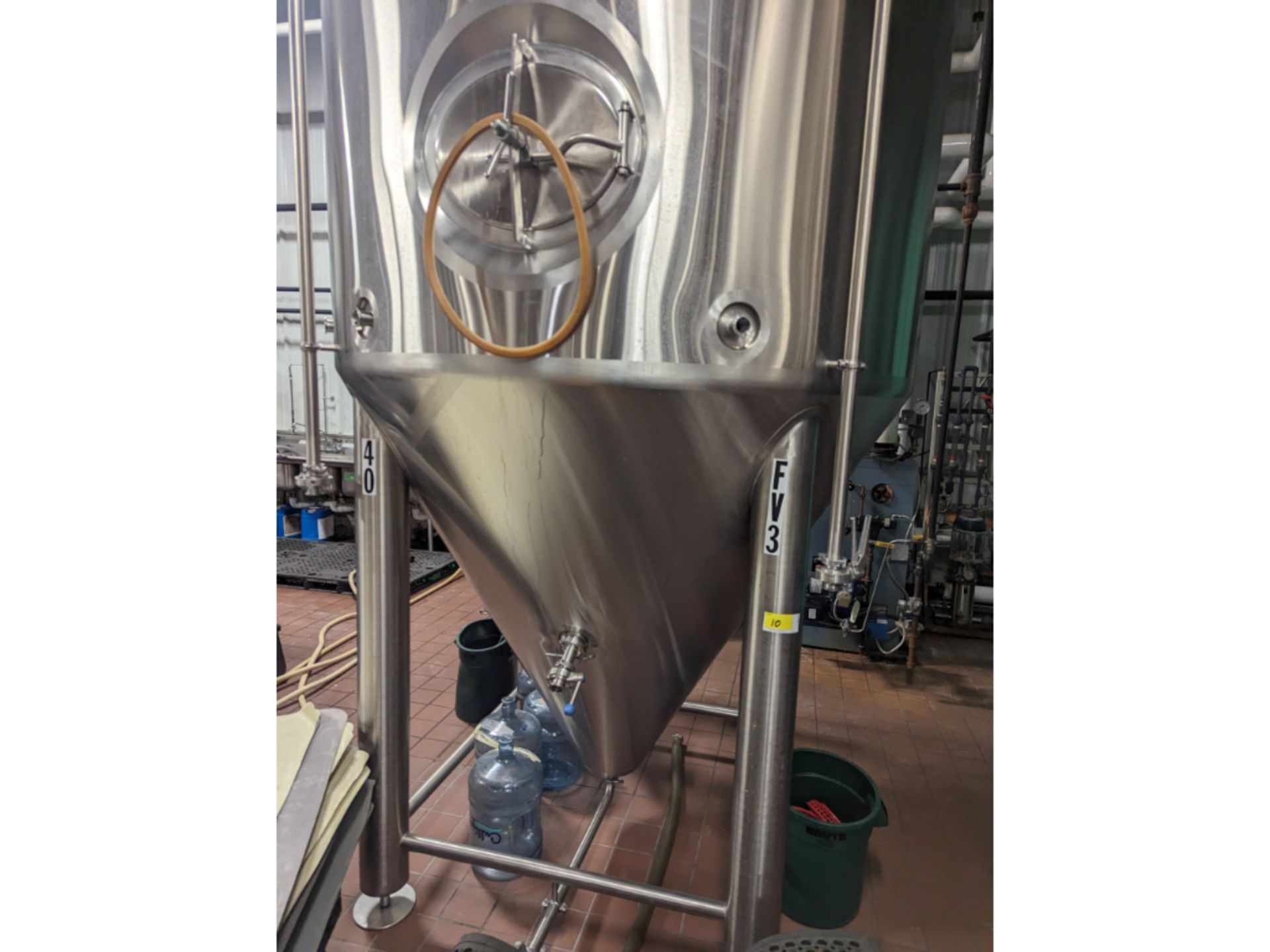 40 BBL Jacketed Fermenter - Image 2 of 5