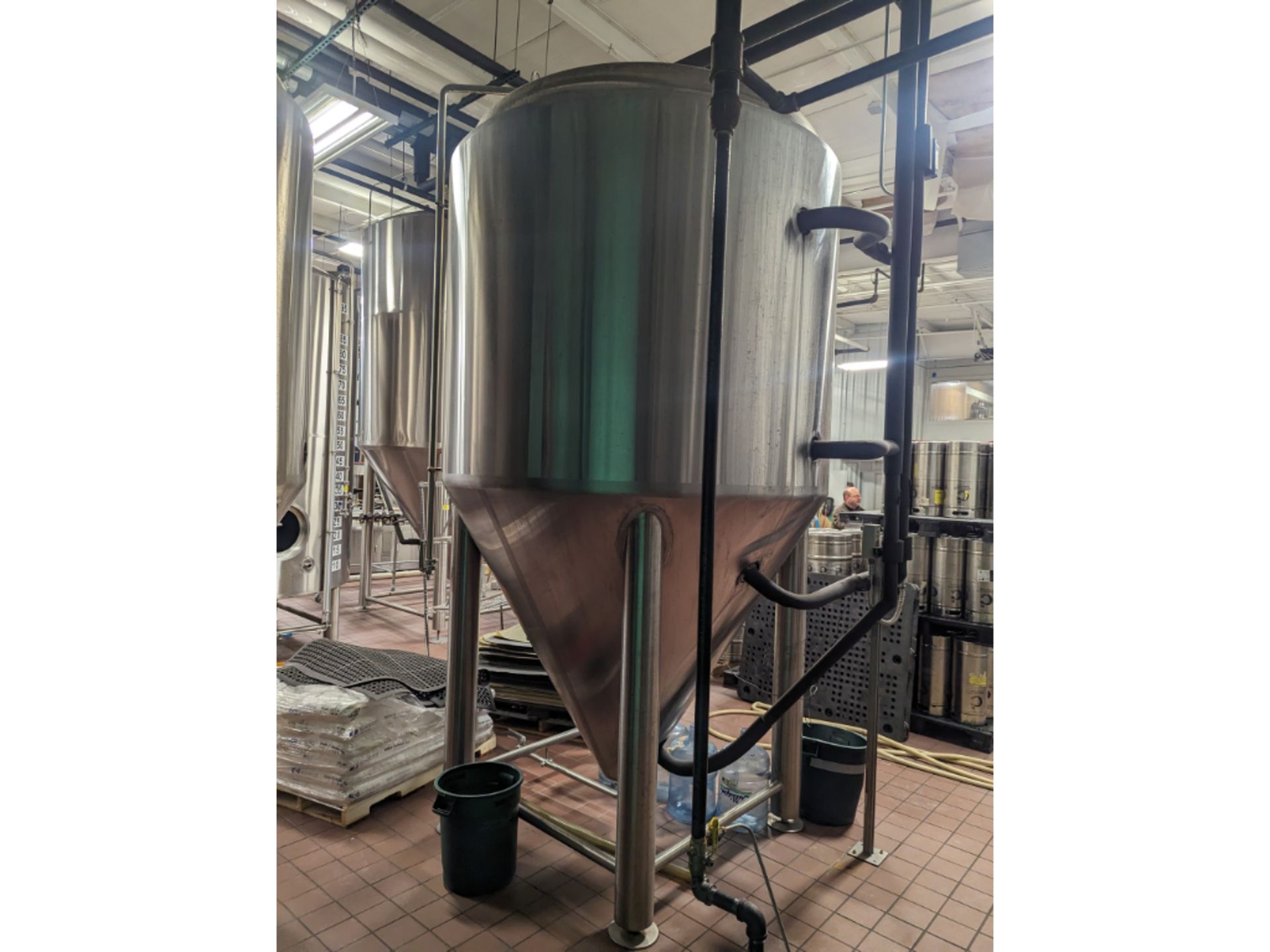 40 BBL Jacketed Fermenter - Image 5 of 5