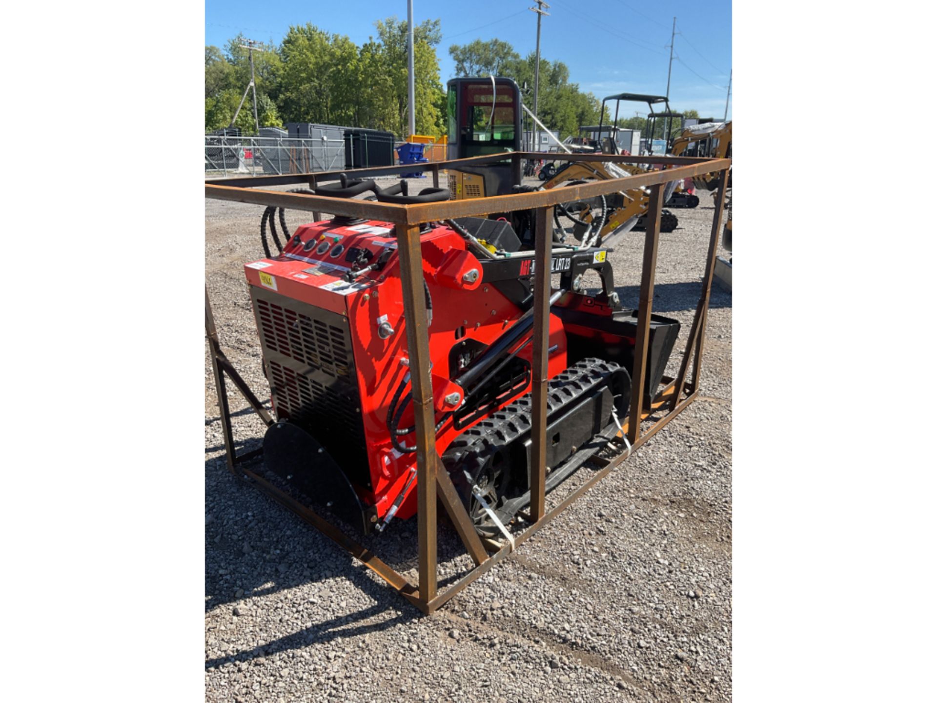 AGT LRT23 Mini Skid Steer - Image 7 of 9