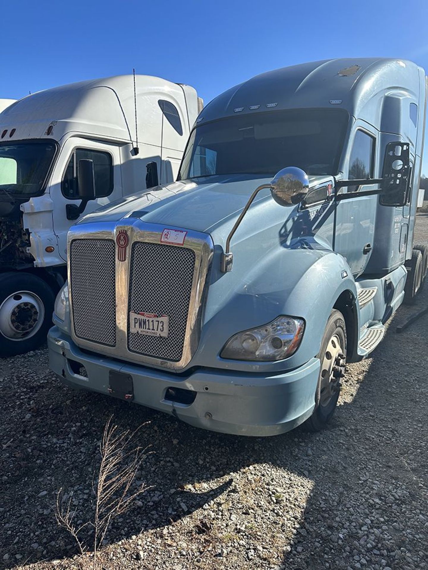 Kenworth T680 Truck Tractor, Sleeper Cab Condo Type (Light Blue), With 450-HP Cummins ISX15 Diesel - Image 2 of 13