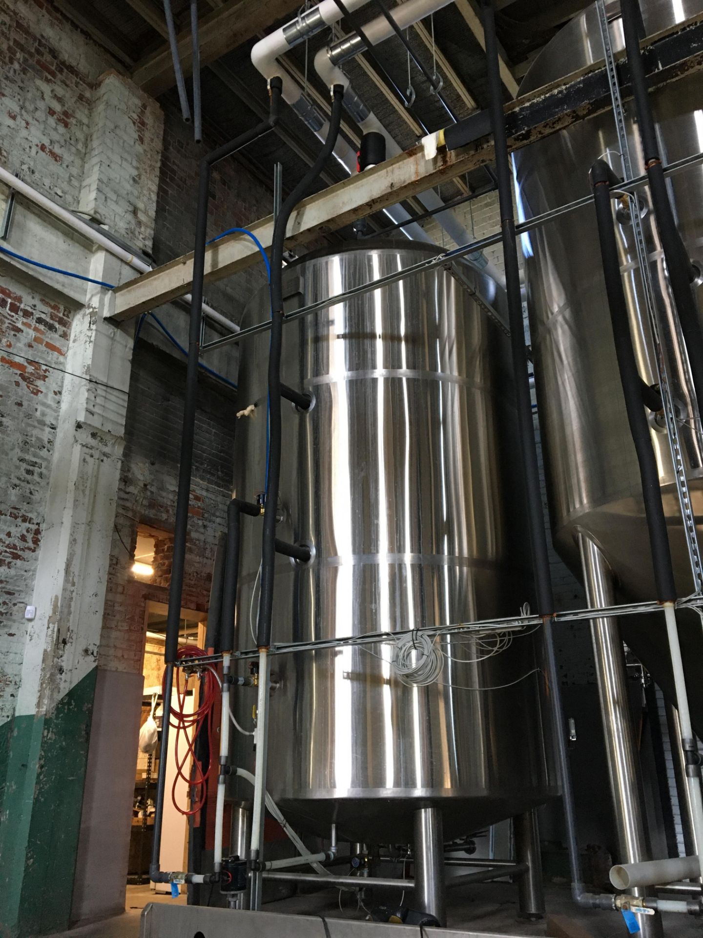 80-BBL Minnetonka Bright Tank Stainless Steel; storage for finished beer, Contains A 0-85 Psi Gauge, - Image 2 of 15