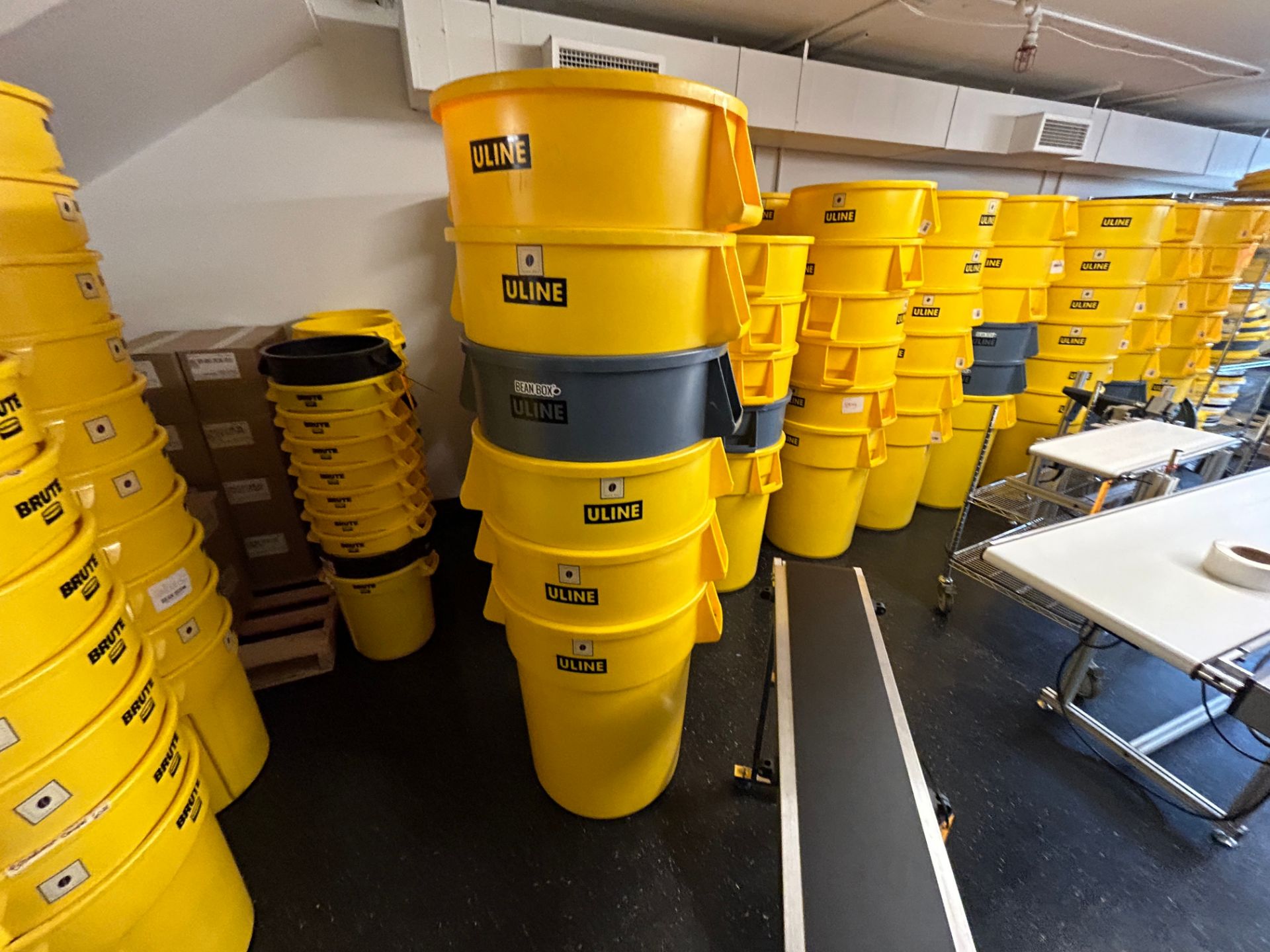 Rubbermaid, Lot approx (10) - Uline, 44 Gallon Yellow Food Grade Containers - Image 18 of 20