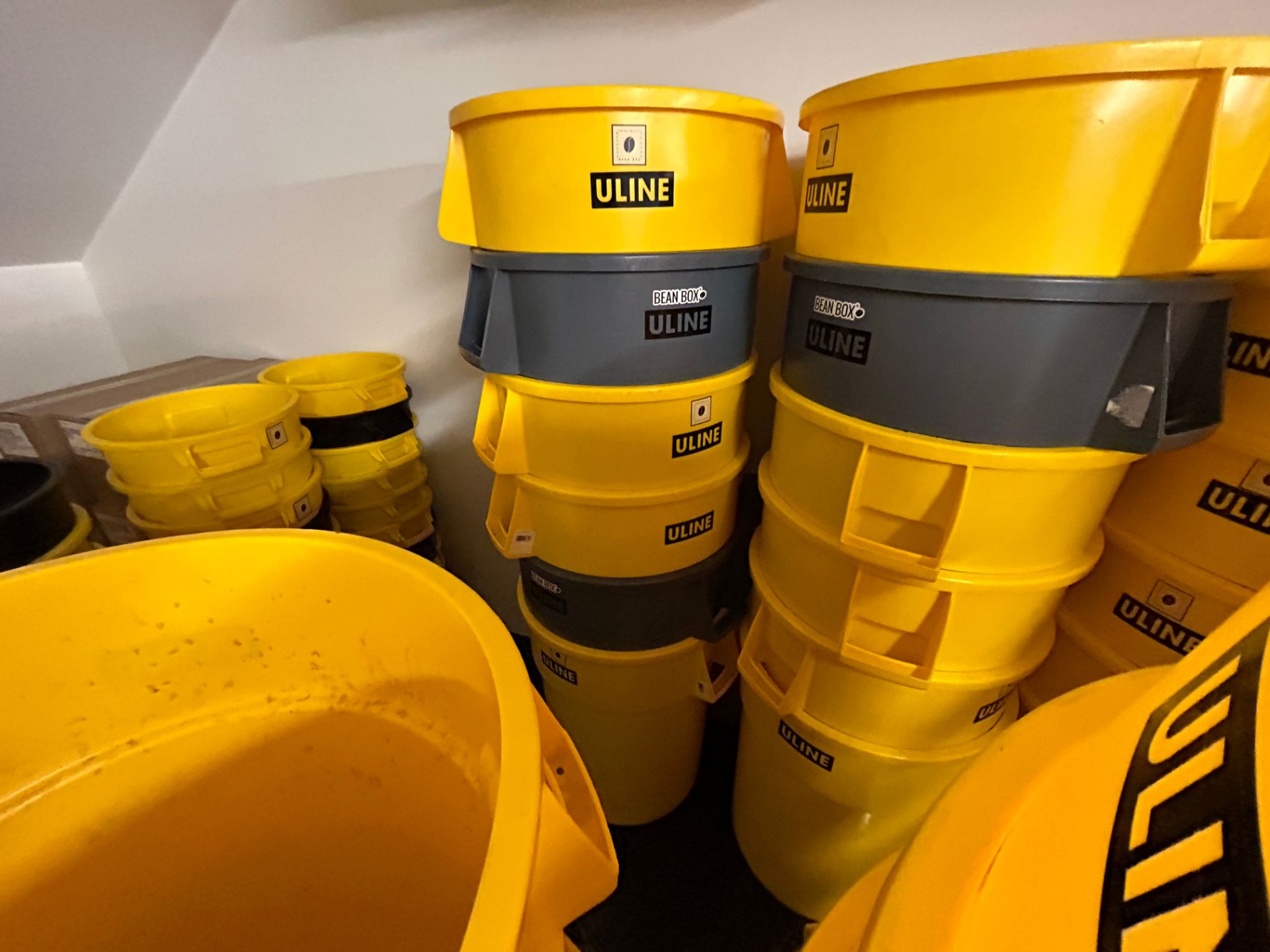 Rubbermaid, Lot approx (10) - Uline, 44 Gallon Yellow Food Grade Containers - Image 17 of 20