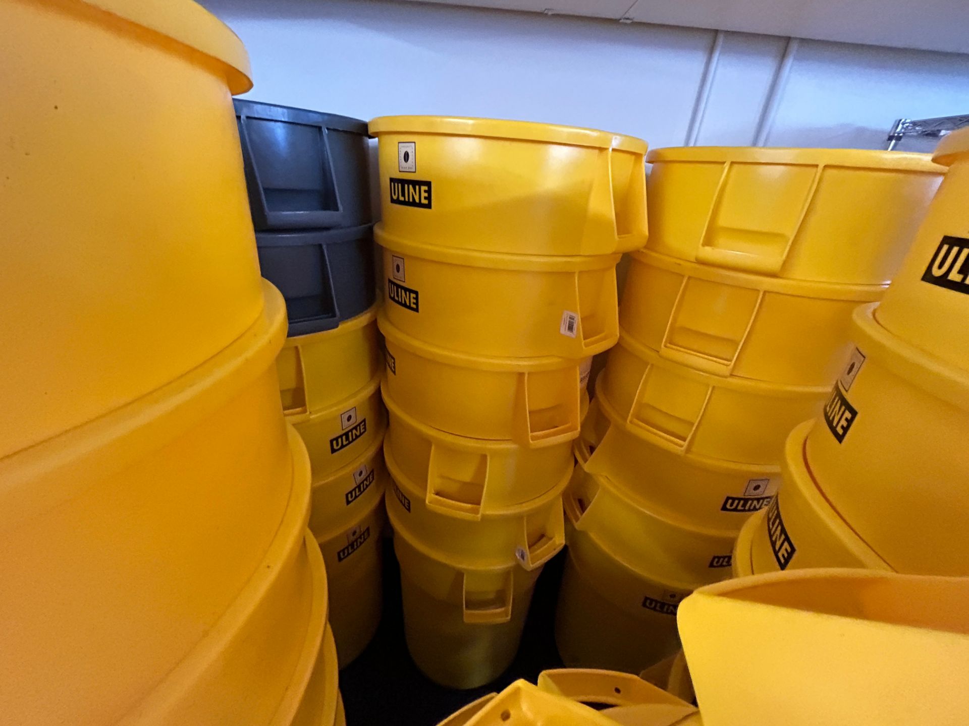 Rubbermaid, Lot approx (10) - Uline, 44 Gallon Yellow Food Grade Containers - Image 5 of 20