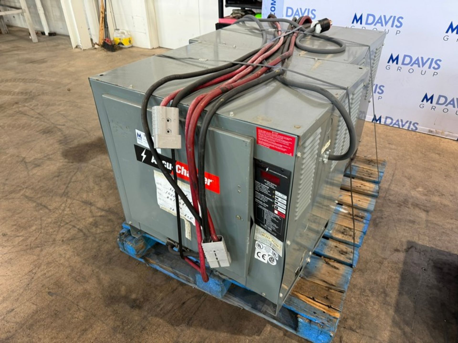 Hobart Accu-Charge Forklift Battery Charger,M/N 1050C3-1B, S/N 401CS89409, with Gray Connector ( - Image 2 of 5