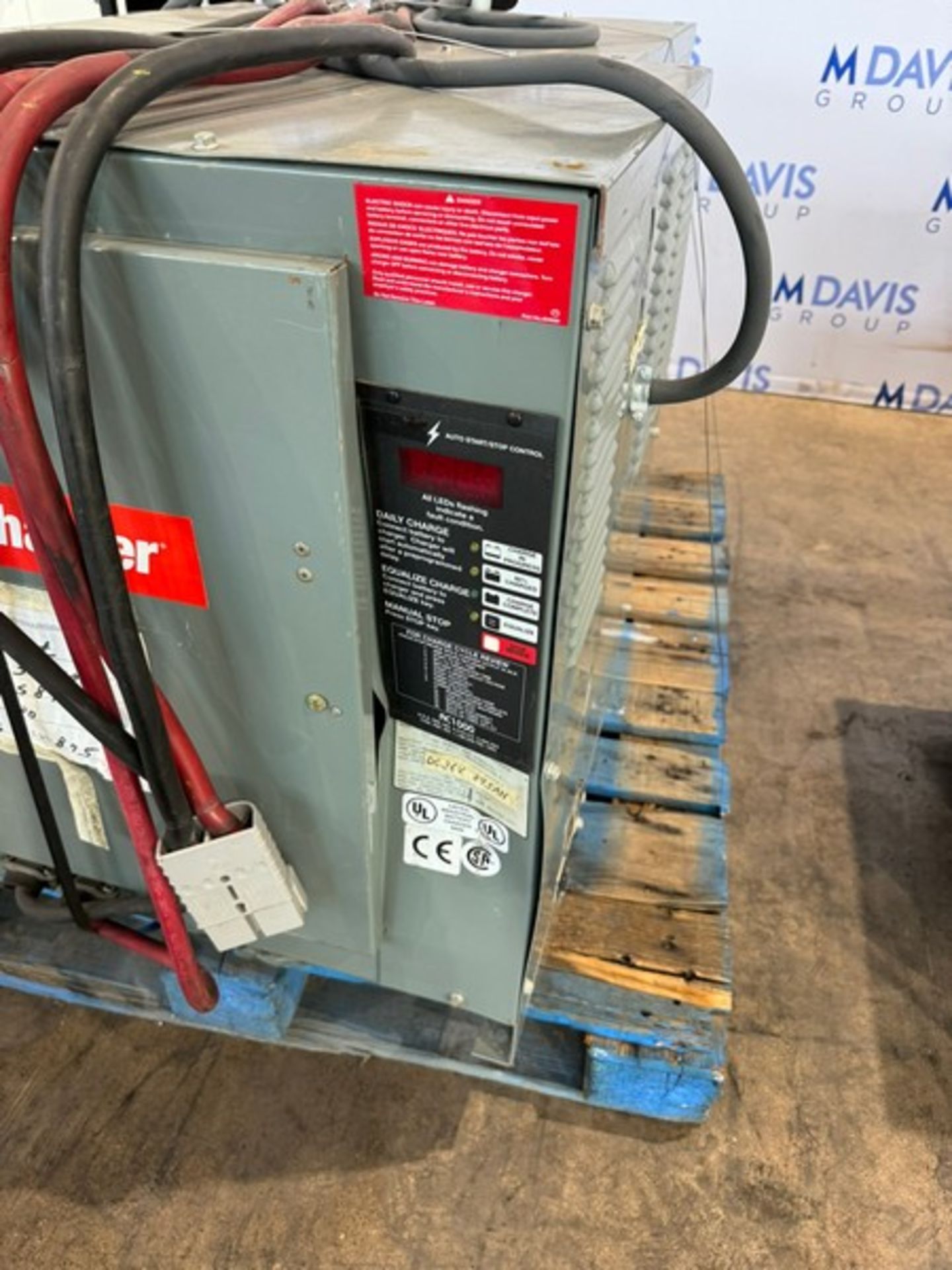 Hobart Accu-Charge Forklift Battery Charger,M/N 1050C3-1B, S/N 401CS89409, with Gray Connector ( - Image 3 of 5