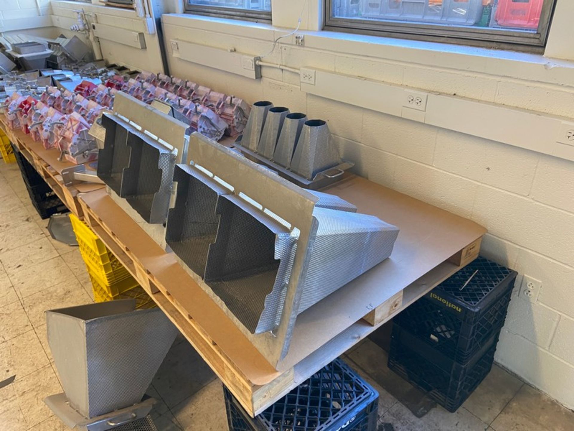 MultiPod 15-Station MultiHead Weigher,with Plastic Red Buckets, with Associated Pans & Chutes, - Image 16 of 24