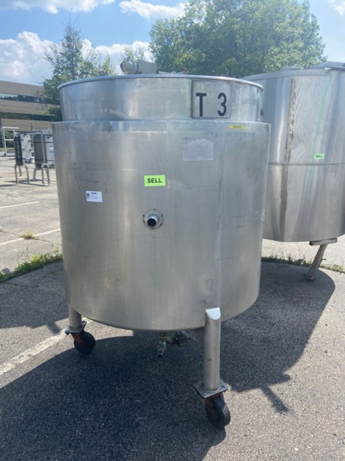 Aprox. 350 Gal. S/S Jacketed Tank, Internal Dims.: Aprox. 48” L x 45-1/2” Dia. , S/S Discharge