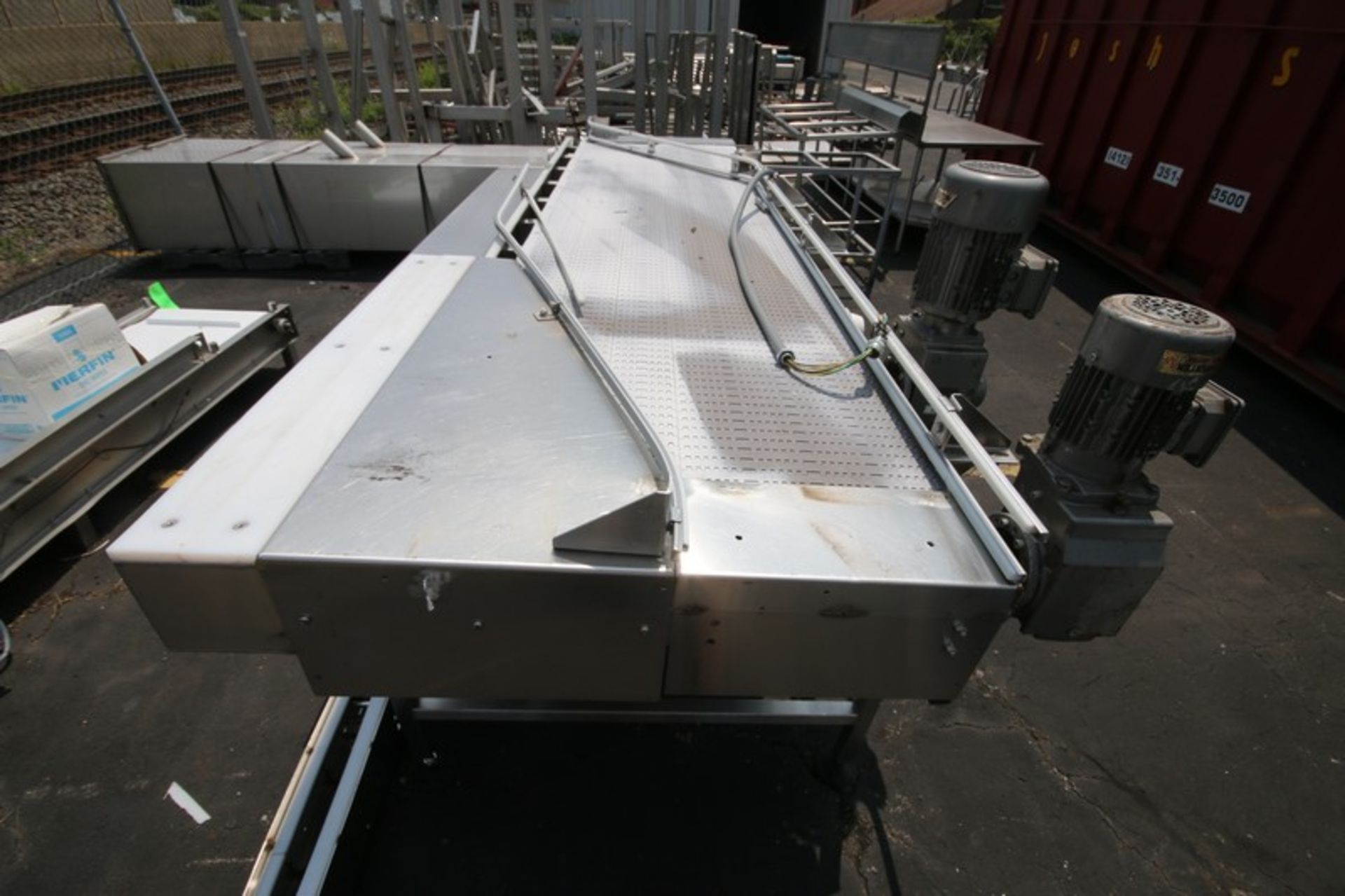 Aprox. 10' L x 4' W x 39" H S/S Product Accumulation Conveyor / Pack off Table with 28.5" W Intralox - Image 2 of 5