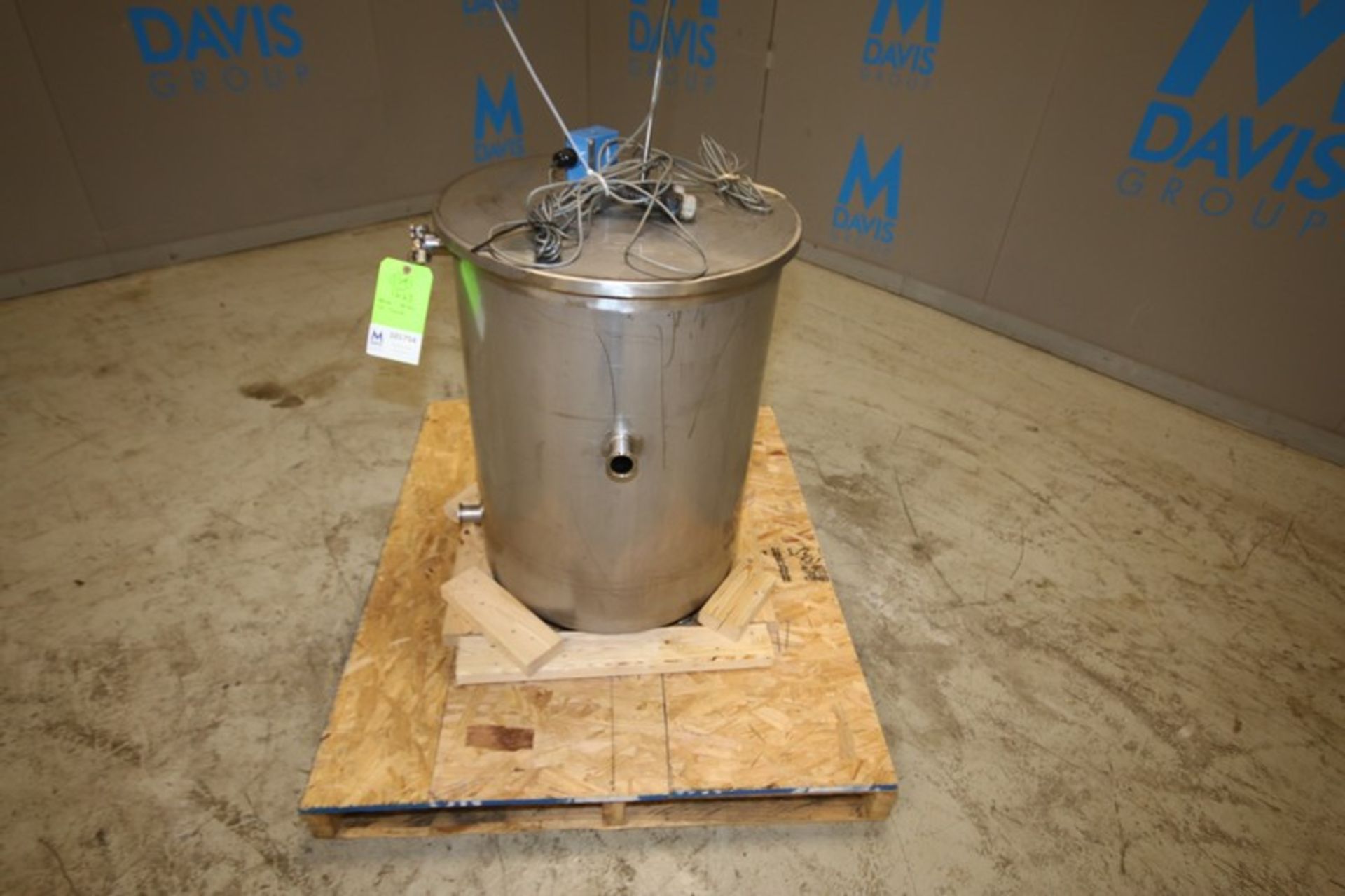 Aprox. 40 Gallon S/S Balance Tank, with (10) 1.5" CT Bottom Connections, Lid, (4) 1.5" CT Side