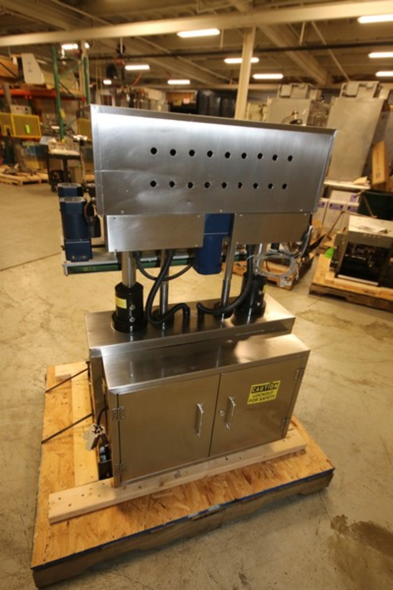 LZ Company In Line Capper, Model CP600, SN 100106, with 6-Heads, with Delta VFD, Touch Pad - Image 5 of 10
