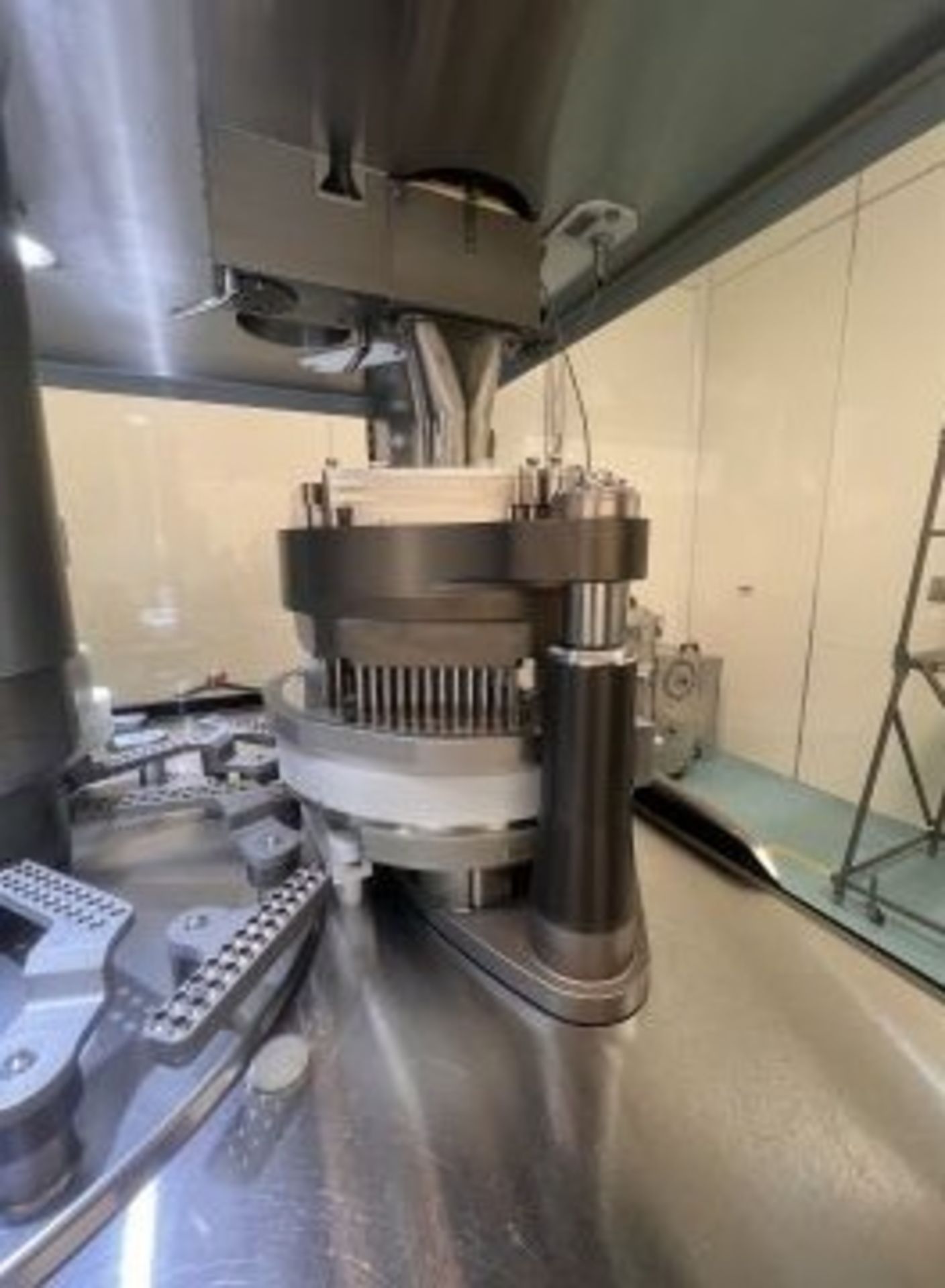 2019 Fette Compacting Capsule Filling Machine (Encapsulator), Model FE20, Machine Designation 9300- - Image 18 of 38