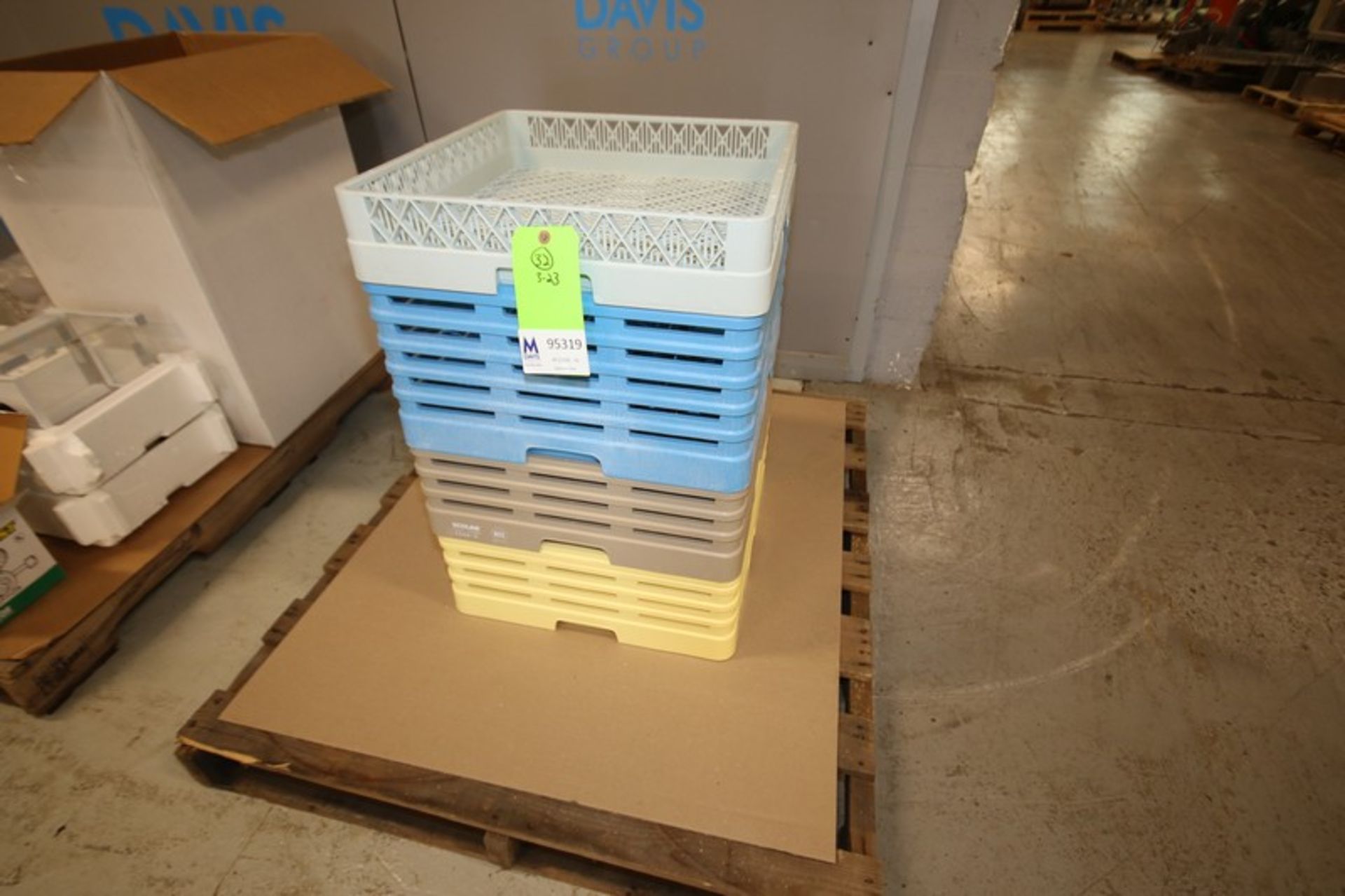 Lot of (4) Ecolab & Hobart 19" x 19" Plastic Dishwasher Racks (INV#95319)(Located @ the MDG