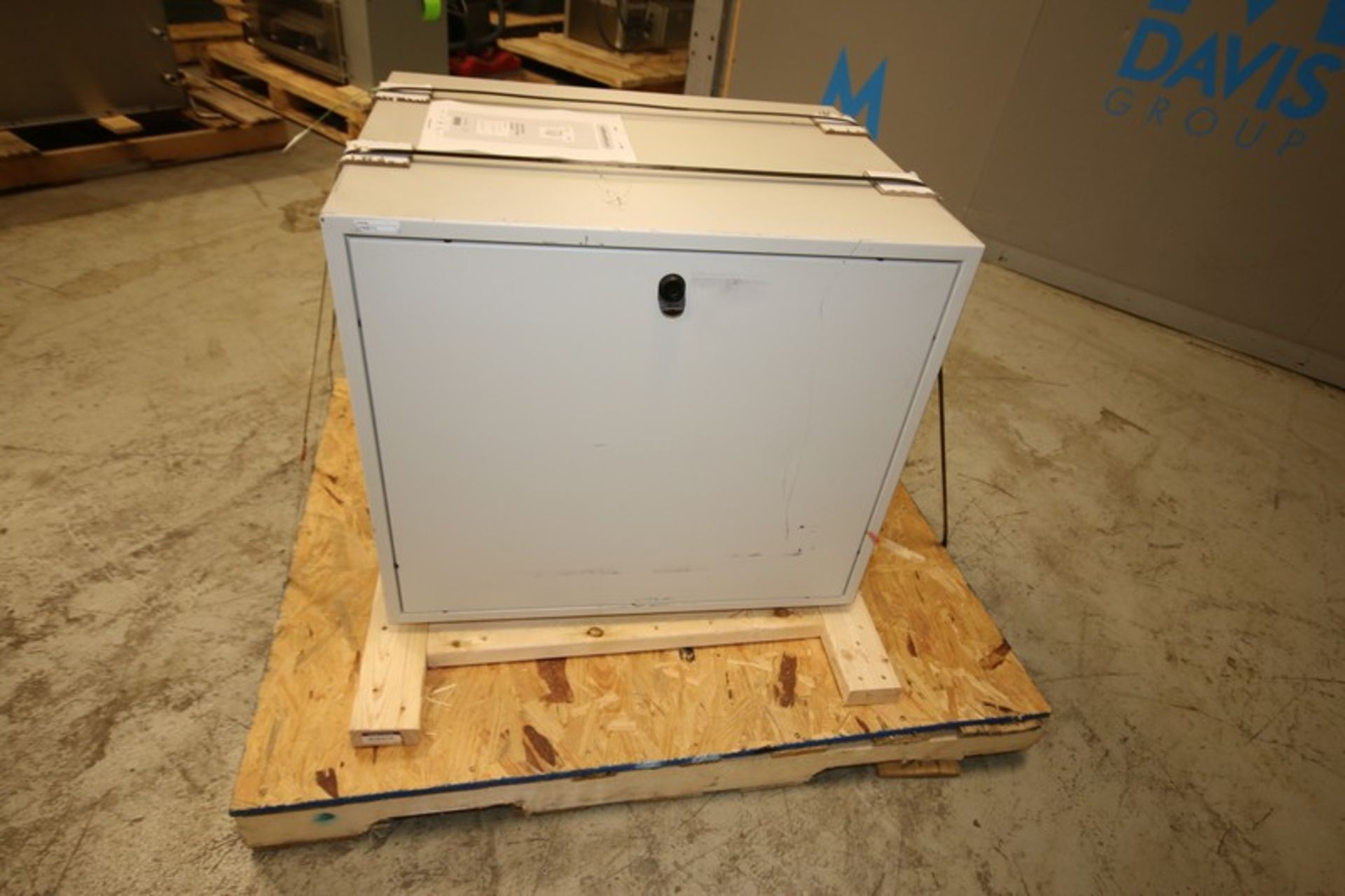 Peak Scientific Portable Nitrogen Generator, Model NM32LA, SN A14-03-116, 230V (INV#101643) (Located - Image 2 of 7