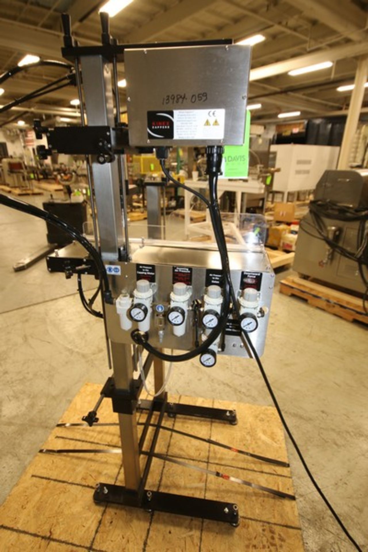 Kinex Single Head Capper, Model Auto Mate, SN 1136, with PS200 Capper Head, Mounted on Adjustable - Image 6 of 7