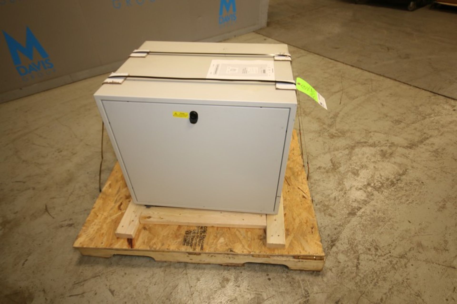 Peak Scientific Portable Nitrogen Generator, Model NM32LA, SN A14-03-116, 230V (INV#101643) (Located - Image 4 of 7