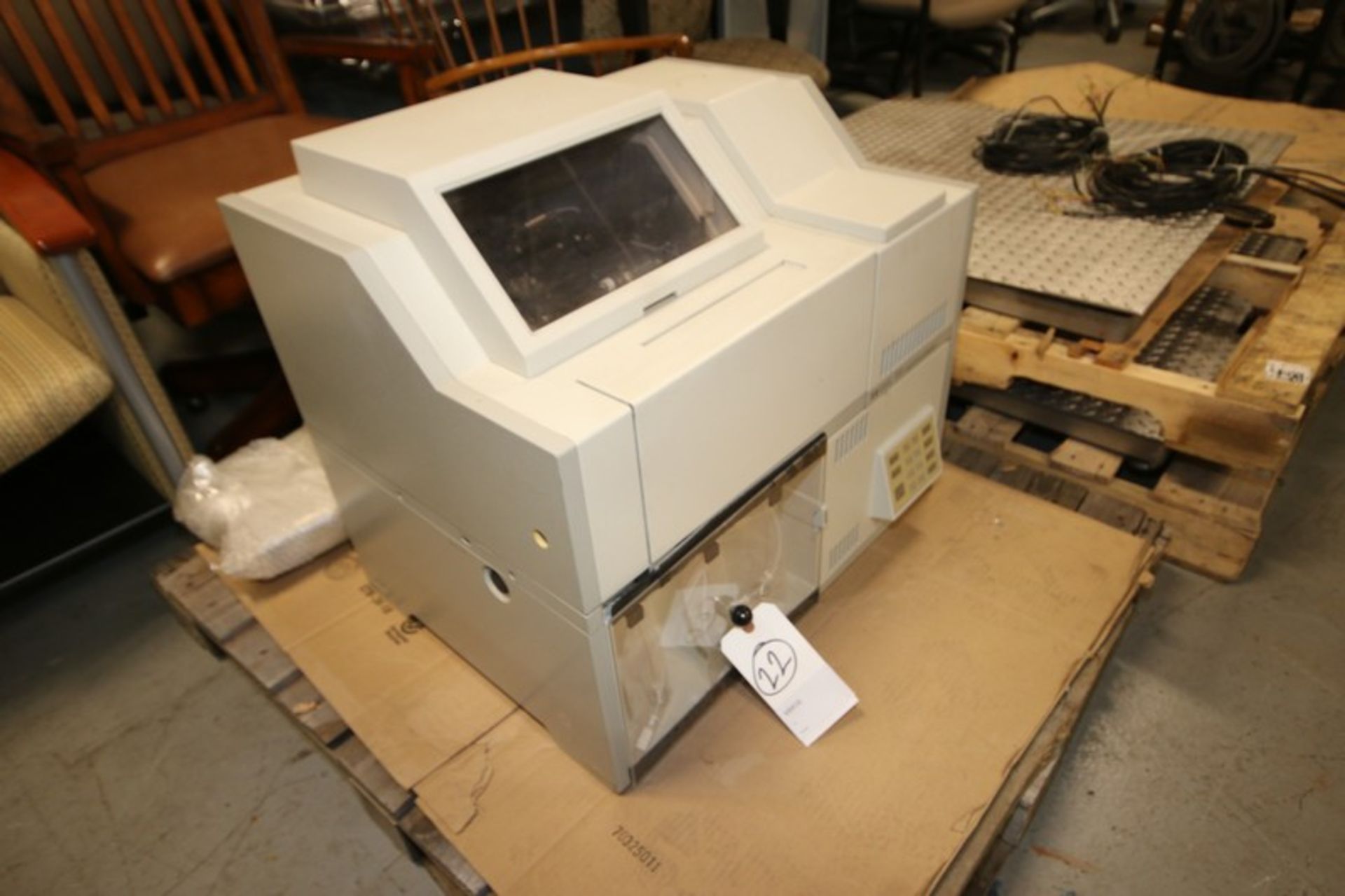 Hewlett Packard Liquid Chromatograph, Series 1090, Overall Dims.: Aprox. 27-1/2" L x 24" W x 26" H( - Image 2 of 8